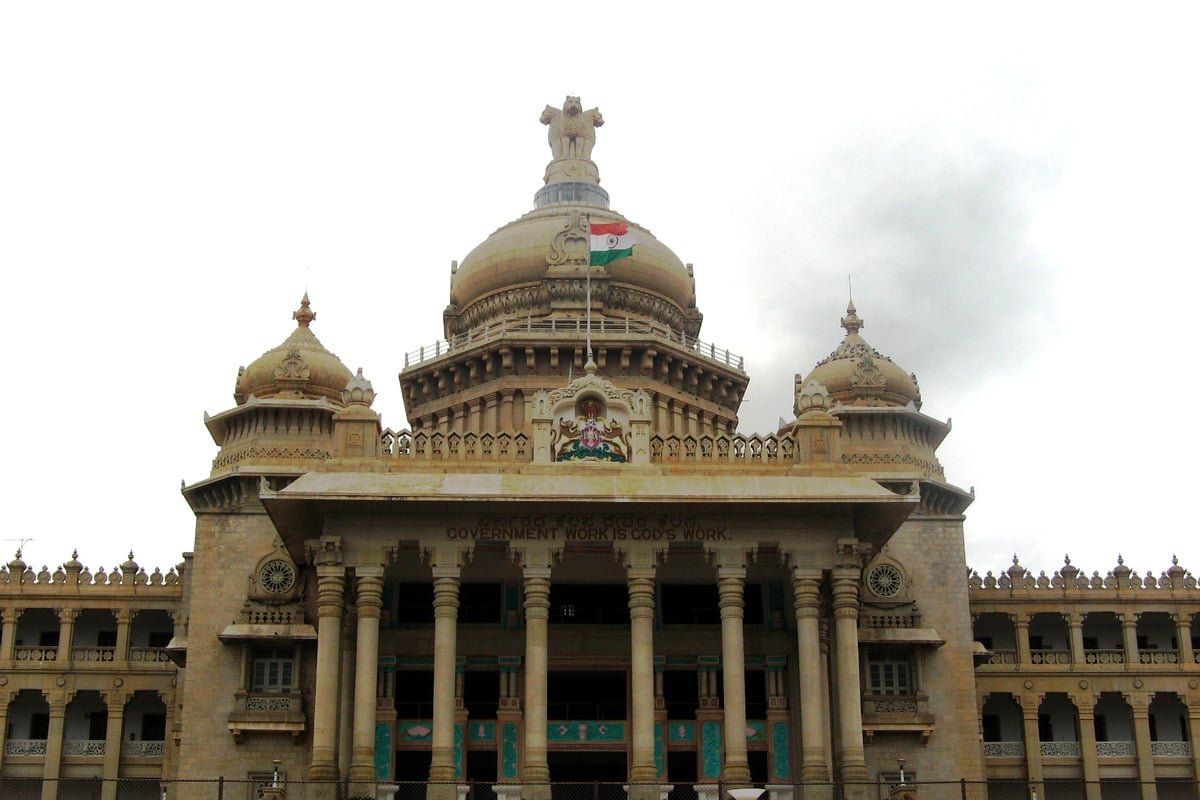 The grand facade of Vidhana Soudha in Bengaluru